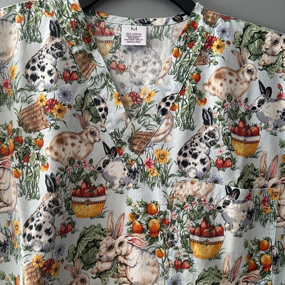 Simply Comfort Womens Easter Scrub Shirt Medium Bunnies Floral Artsy cottagecore - Picture 3 of 9